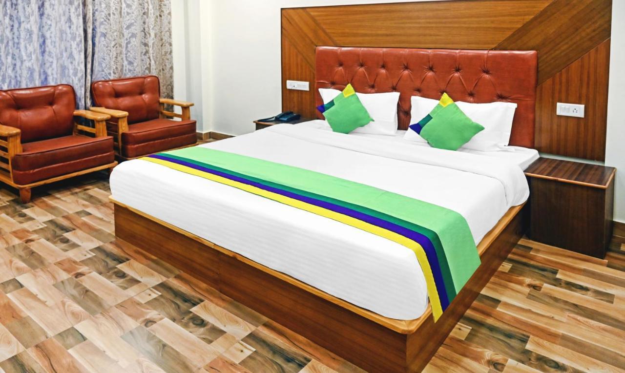 Treebo Dev With Valley View, Mall Road Manāli Exterior foto