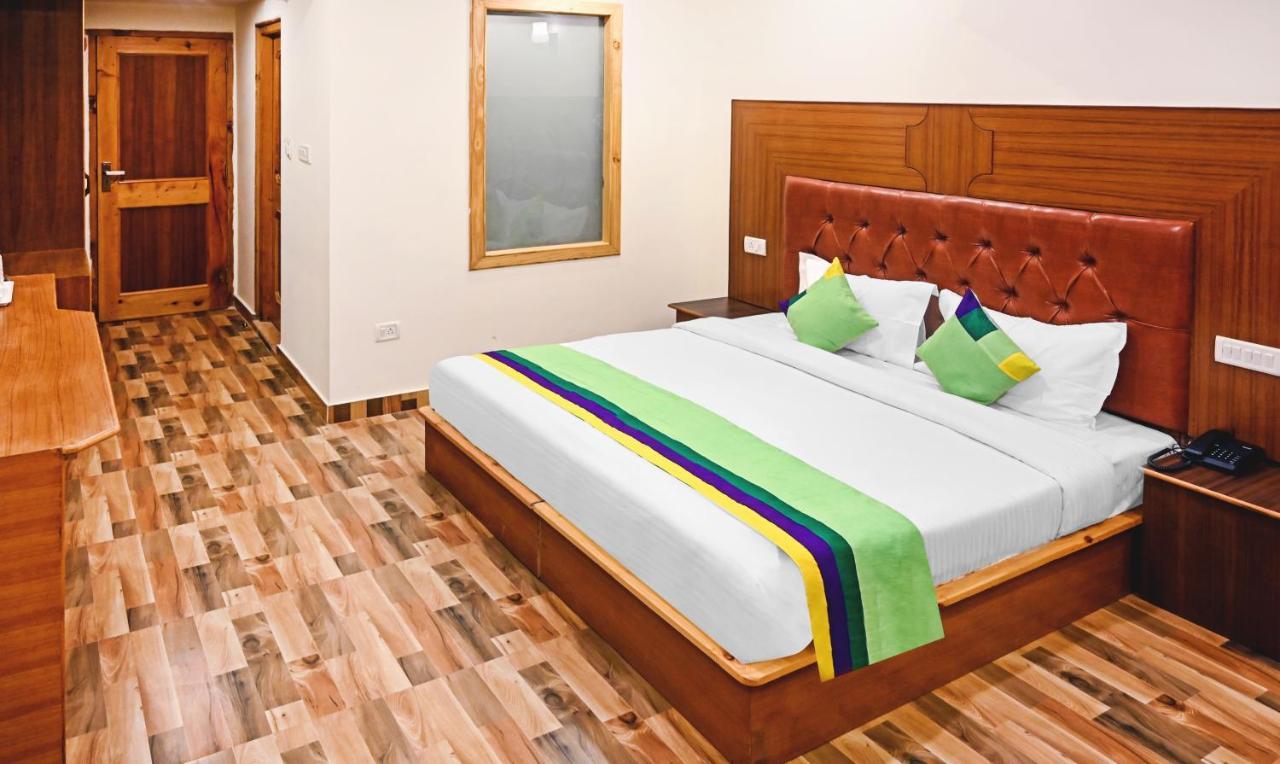 Treebo Dev With Valley View, Mall Road Manāli Exterior foto