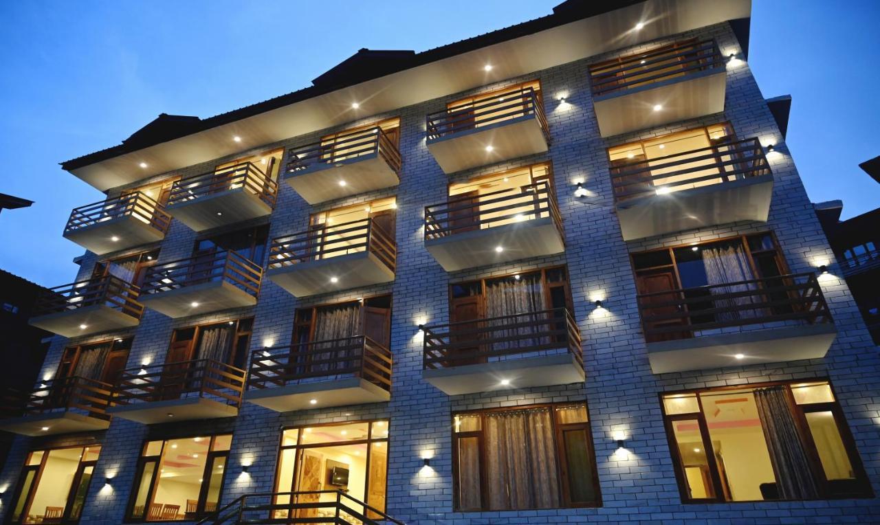 Treebo Dev With Valley View, Mall Road Manāli Exterior foto