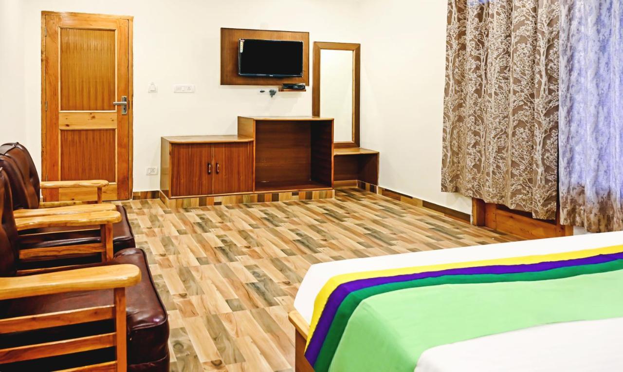 Treebo Dev With Valley View, Mall Road Manāli Exterior foto