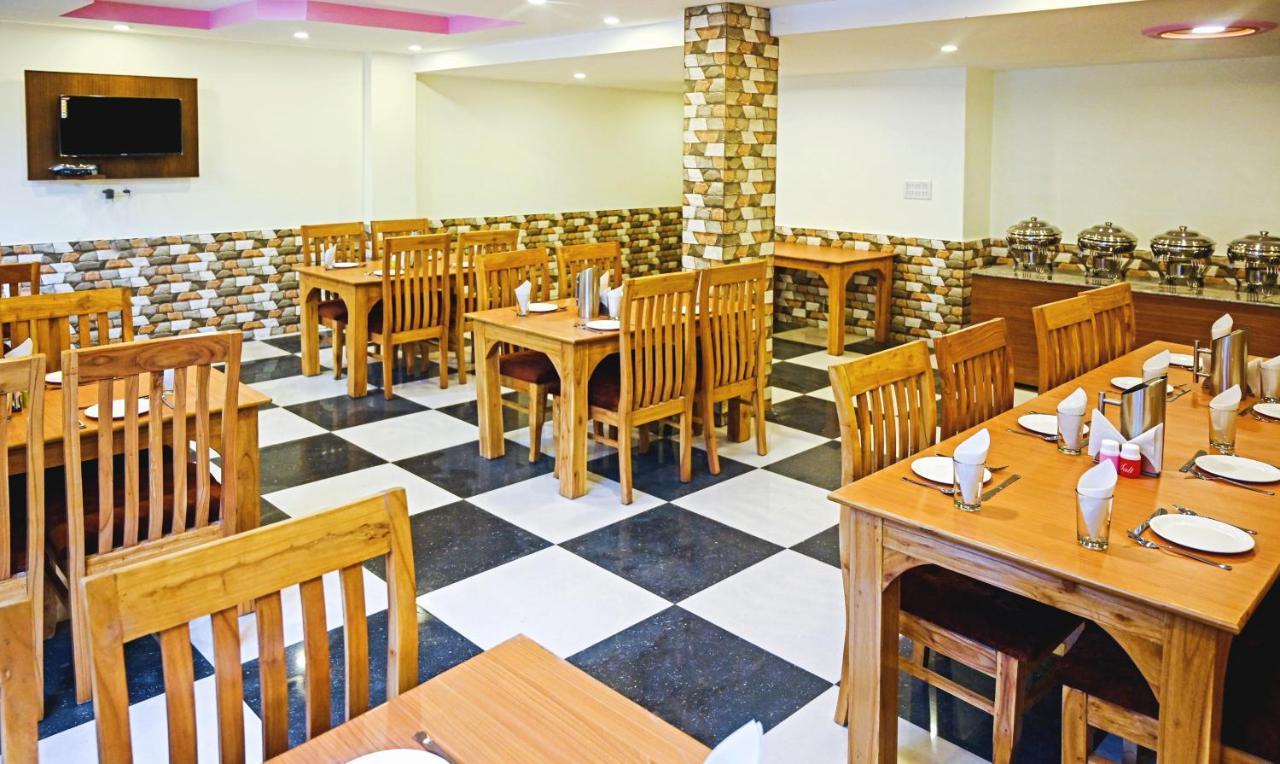 Treebo Dev With Valley View, Mall Road Manāli Exterior foto