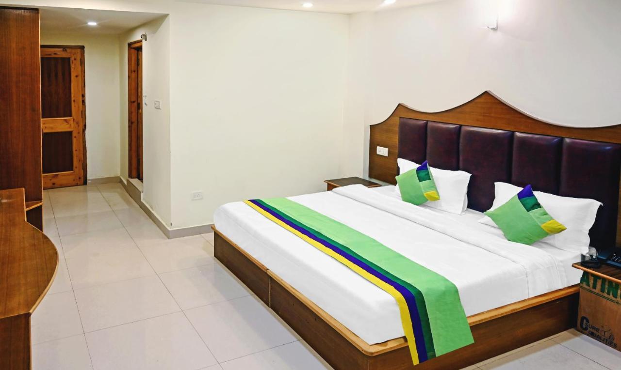 Treebo Dev With Valley View, Mall Road Manāli Exterior foto